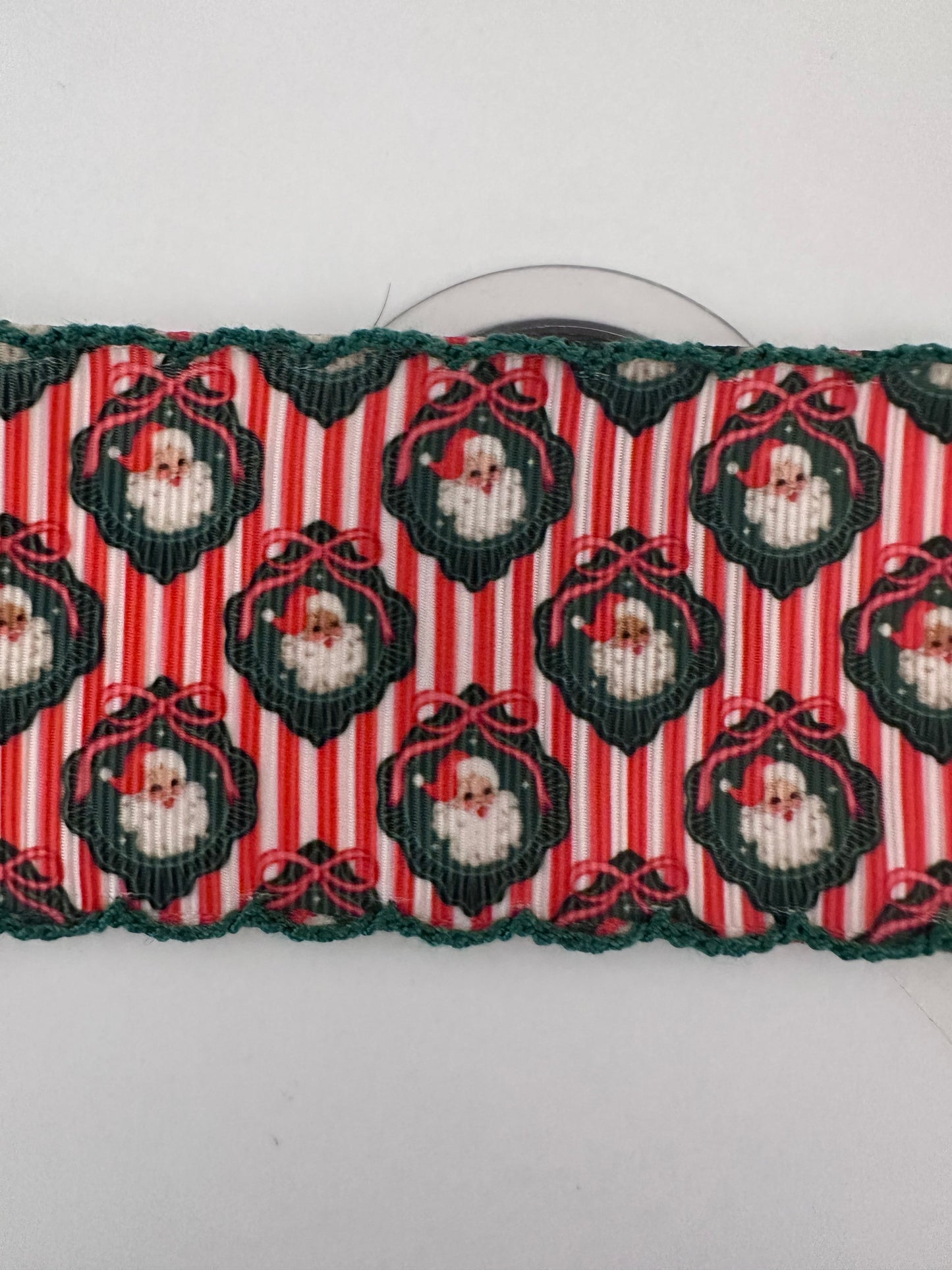 2” red Santa cameos