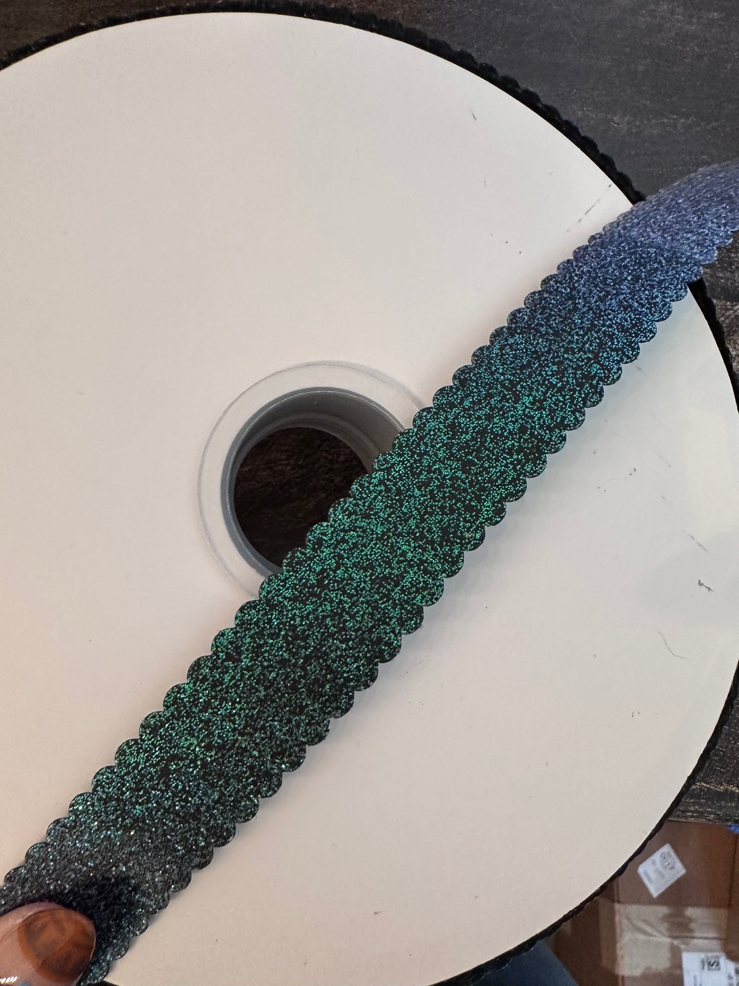 1” Glitter Satin Wavy-black