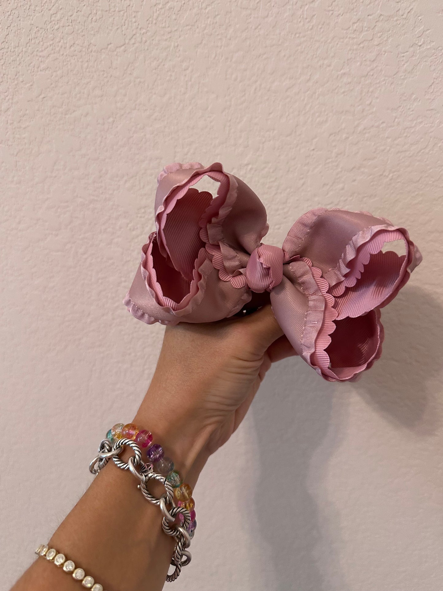 4” mauve ruffle bow