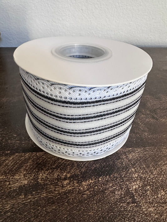 2.5” white with black stripe eyelet