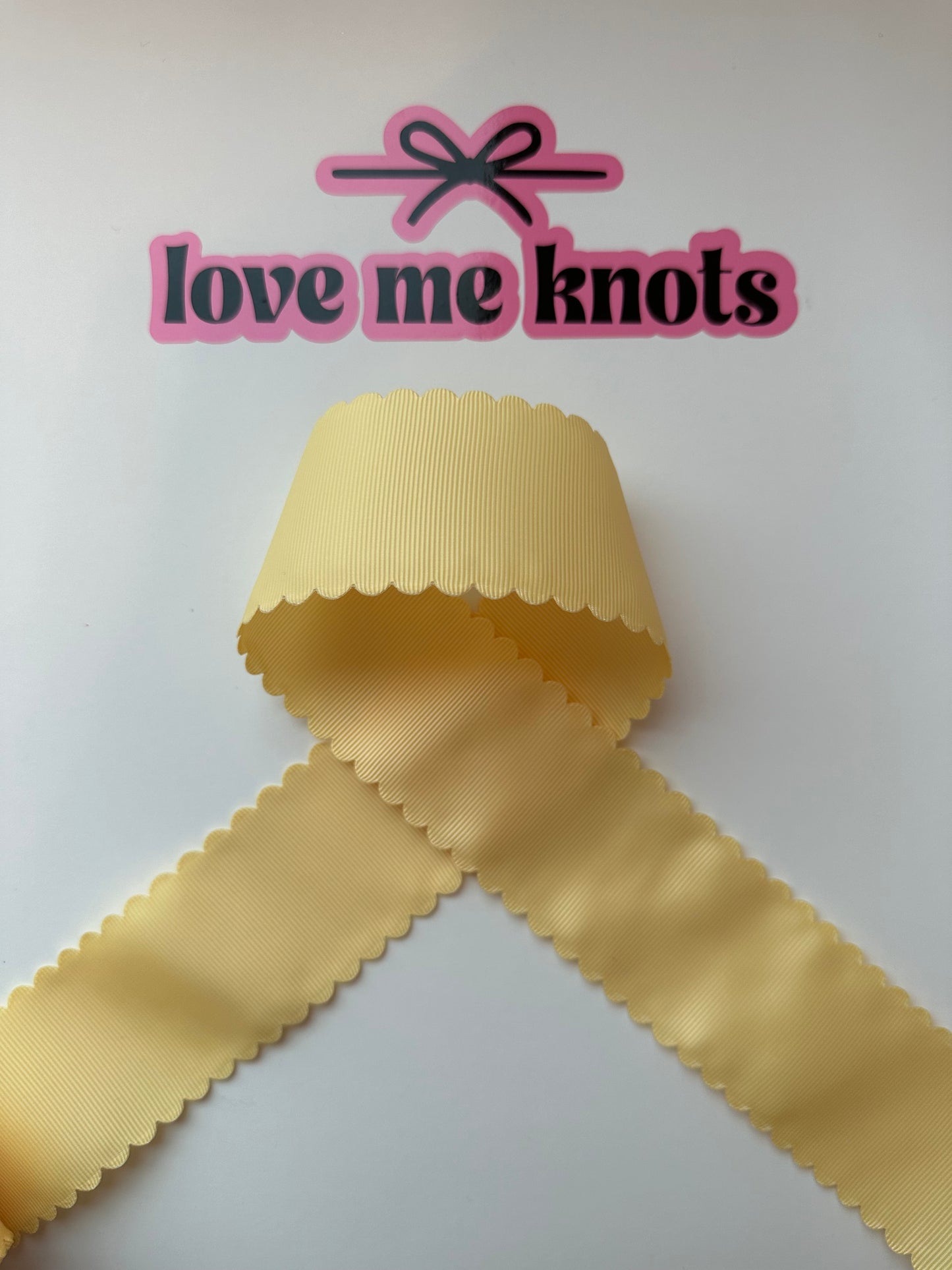 2” Light Yellow Scallop