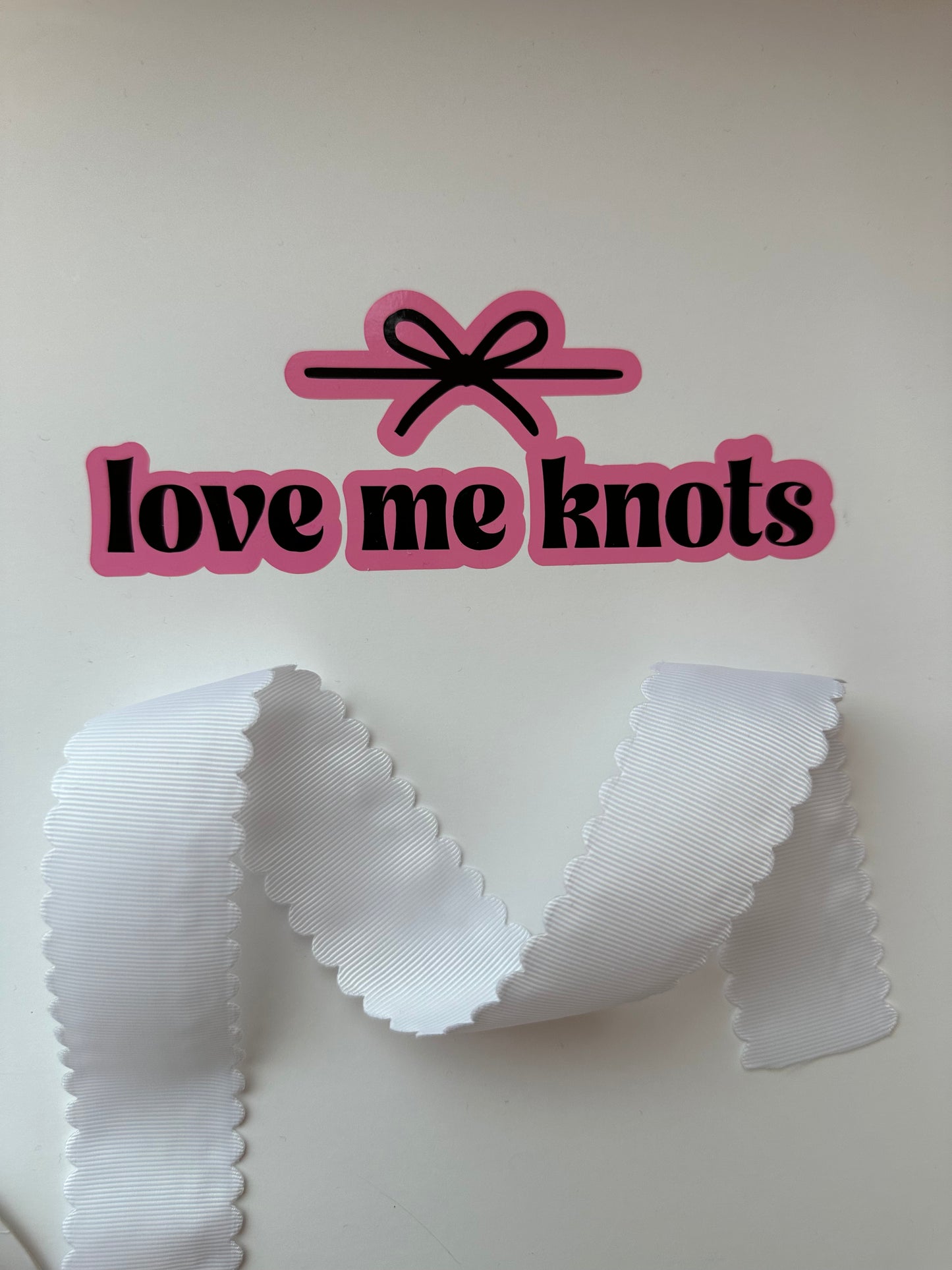 1.5” white scallop grosgrain
