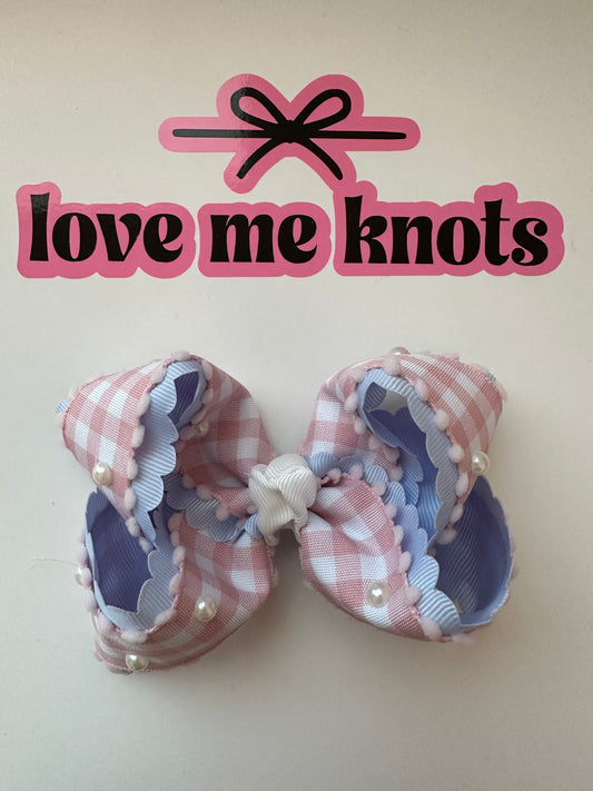 Gingham and scallop bow