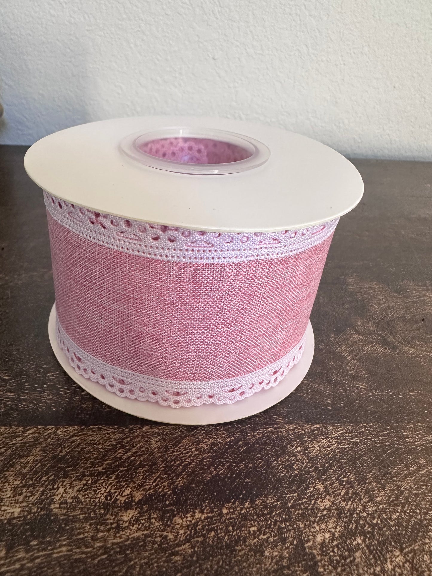 2.5” light pink eyelet