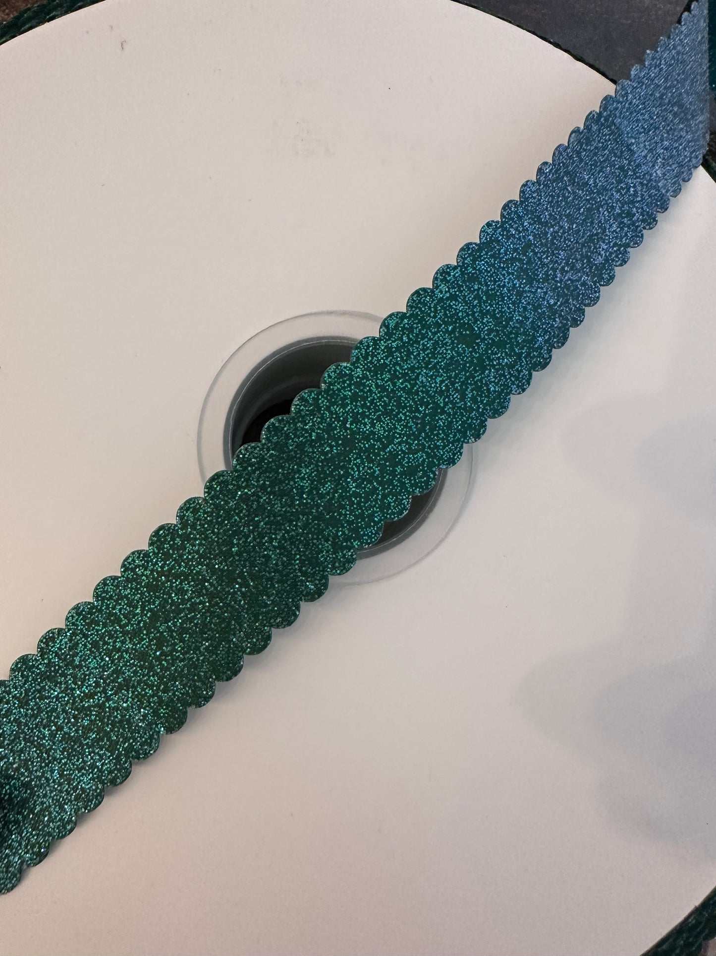 1” Glitter Satin Wavy-Forest Green