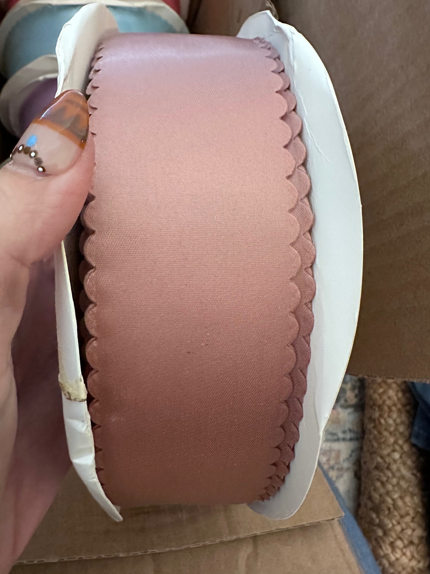 2” Satin Wavy- pecan brown