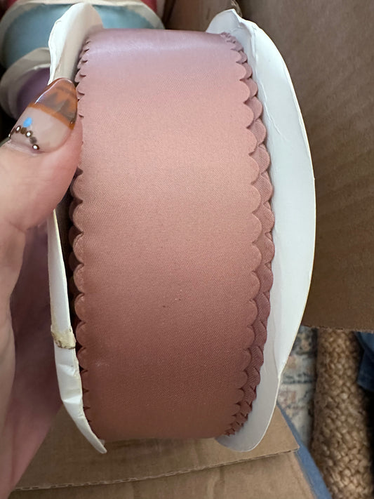 2” Satin Wavy- pecan brown