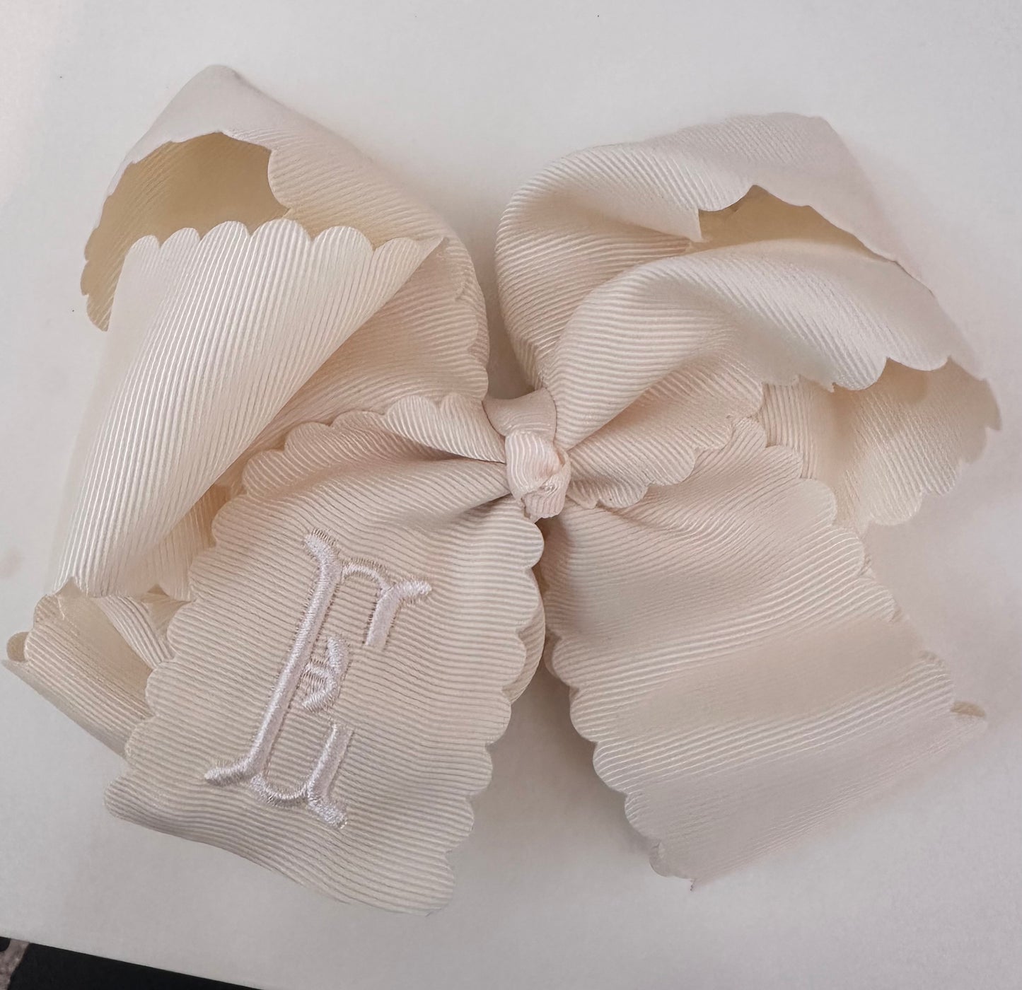 Scallop Edge Single Letter Embroidered Bow